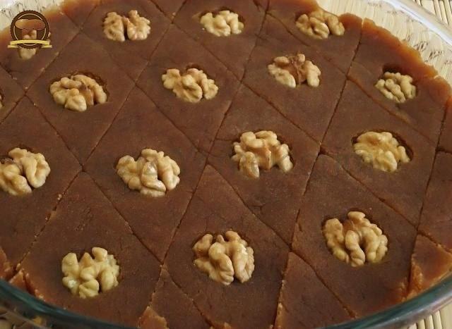 Pekmezli Un Helvası