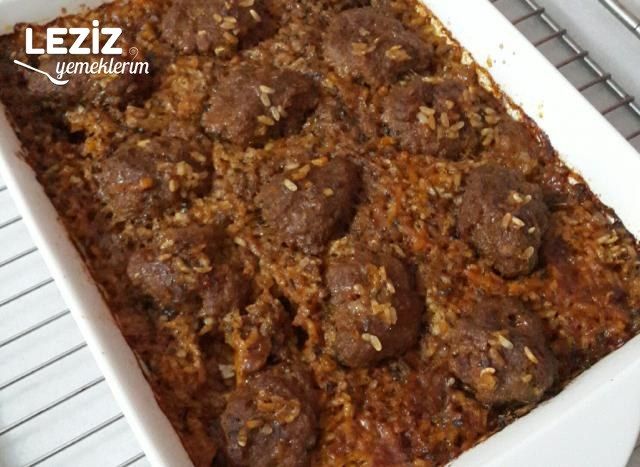 Salçalı Köfteli Pilav