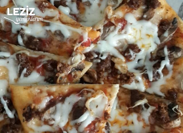 Sucuklu Pizza
