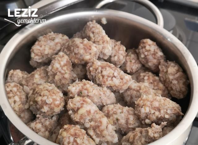 Bulgurlu Etli Satır Köftesi