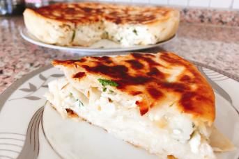 Tavada Pratik Hazır Yufkadan Peynirli Börek (Su Böreği Tadında)