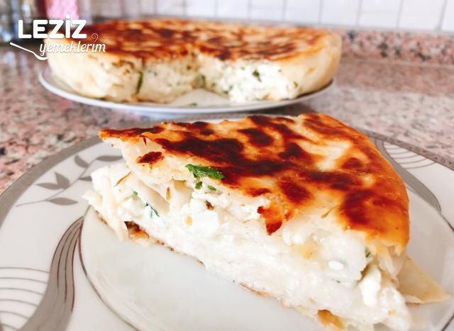 Tavada Pratik Hazır Yufkadan Peynirli Börek (Su Böreği Tadında)