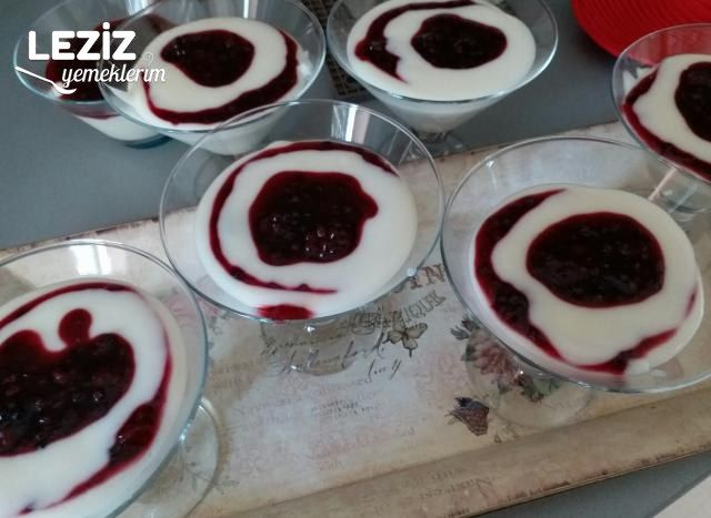 Böğürtlenli Krema Tatlısı