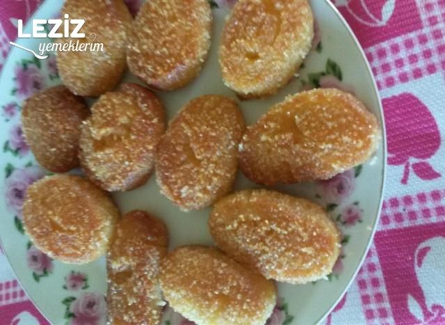 Vanilyalı Kesme İrmik Tatlısı