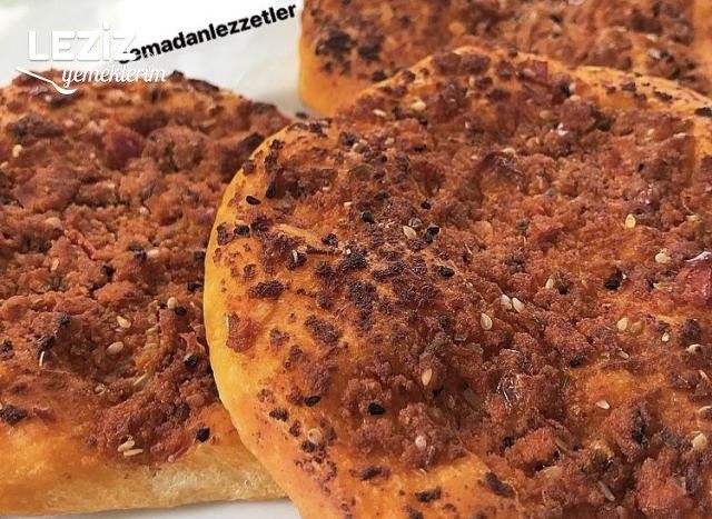 Nefis Biberli Ekmek Tarifi