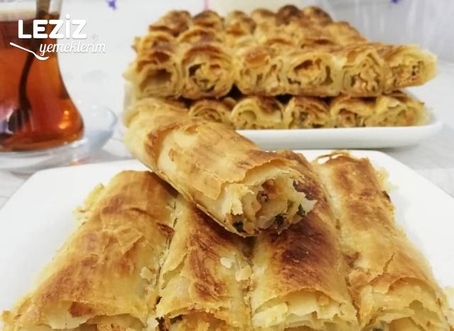 Çökelek Kavurmalı Kol Böreği