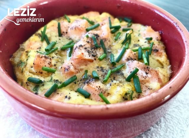 Fırında Yumurtalı Somonlu Patates