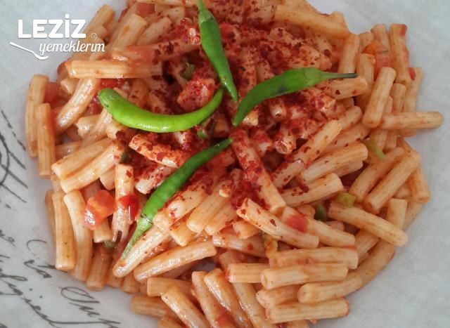 Domates Soslu Salçasız Makarna