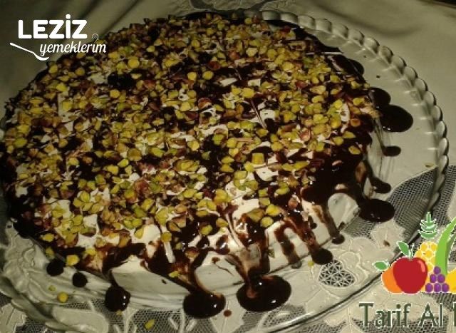Çikolatalı Yaş Pasta Nasıl Yapılır?