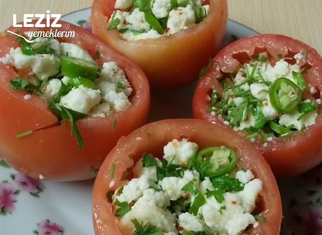 Domates Çanağında Lor Salatası