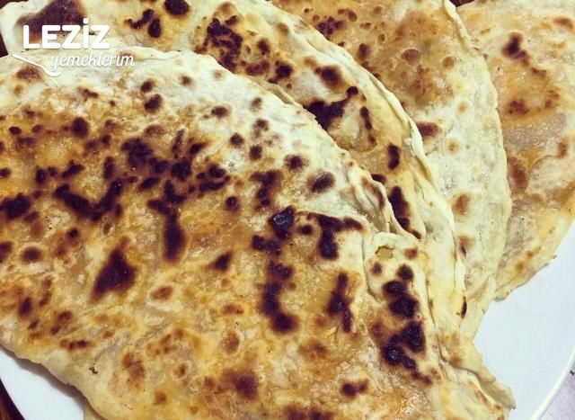 El Açması Pırasalı Börek