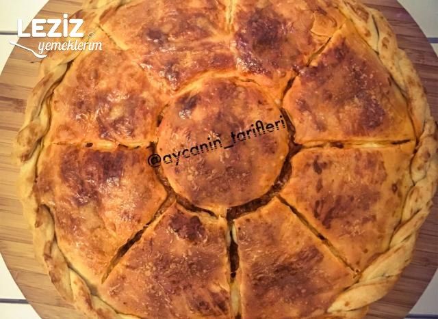 Patatesli Ve Çerkes Peynirli Börek