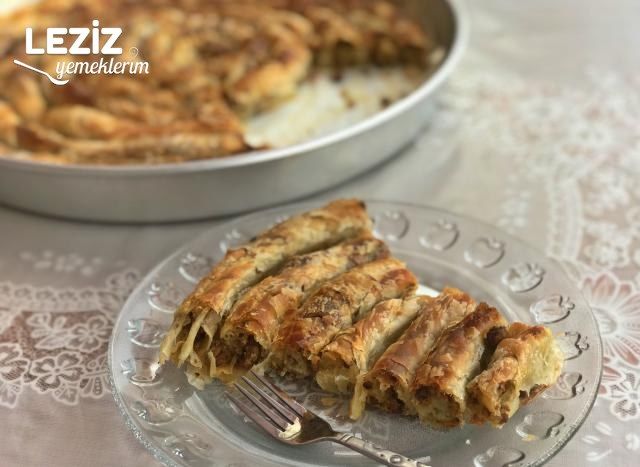 Kıymalı Çarşaf Böreği (El Açması)