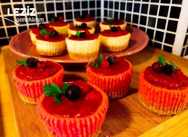 Muffin Kalıbında Mini Cheesecake Tarifi
