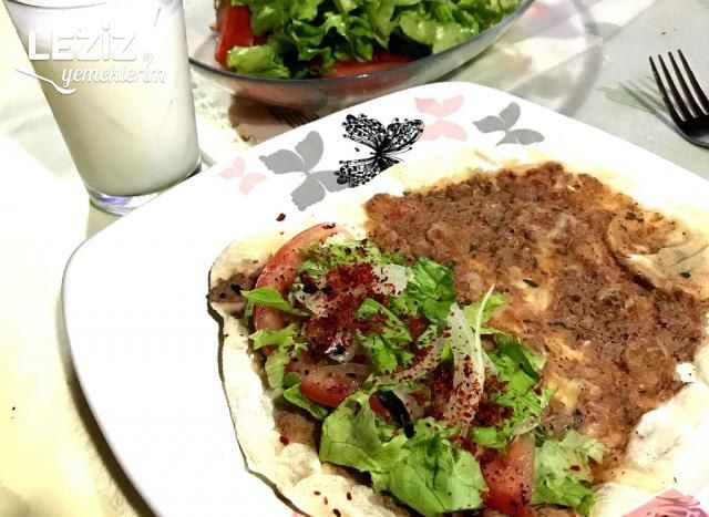 Ev Yapımı Lahmacun (Mutlaka Deneyin)
