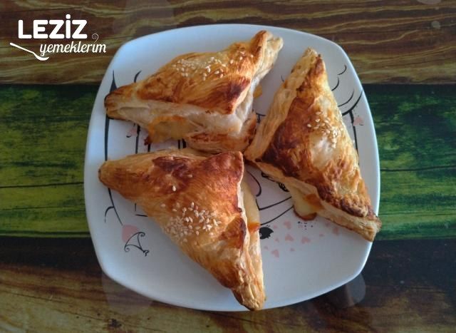 Kaşarlı Yumurtasız Milföyler