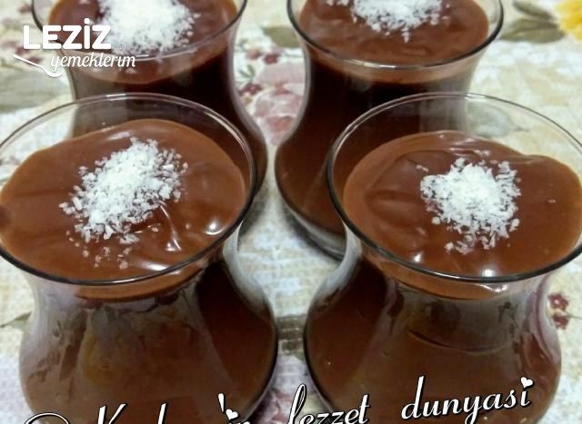 Çay Bardağında Çikolatalı Sütlü Kuplar