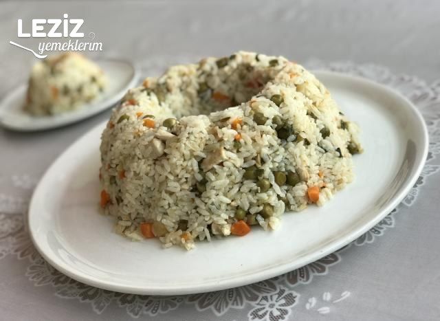 Tavuklu Garnitürlü Pirinç Pilavı