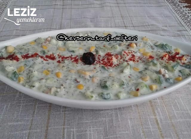Yoğurtlu Salatalık Mezesi Tarifi