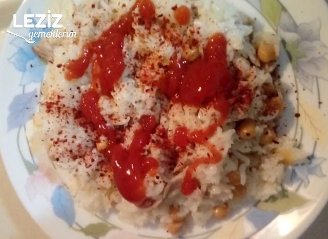 Tavuklu Nohutlu Pirinç Pilavı (Tereyağı Ve Tavuk Sulu)