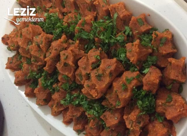 Mercimekli Köfte (Sofraların Vazgeçilmezi)