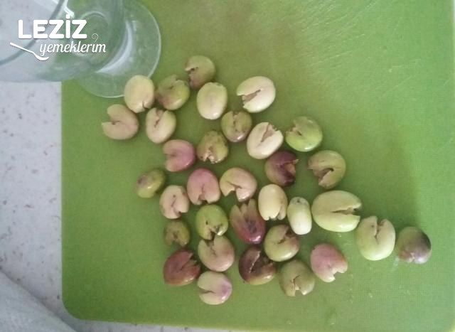 Kırık Yeşil Zeytin Salamurası