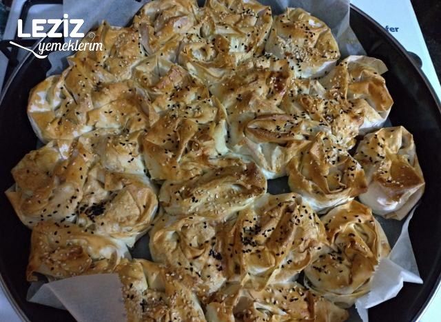 Yufkadan Patatesli Gül Böreği