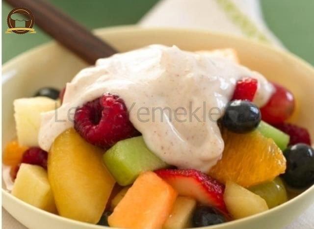 Tatlandırıcılı Meyve Salatası