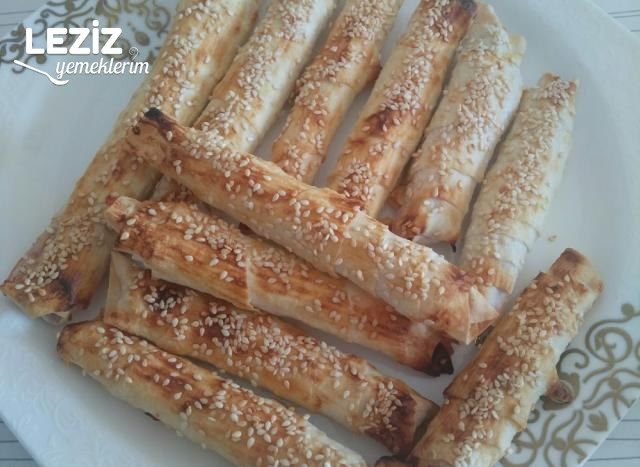3 Malzemeli Susamlı Börek