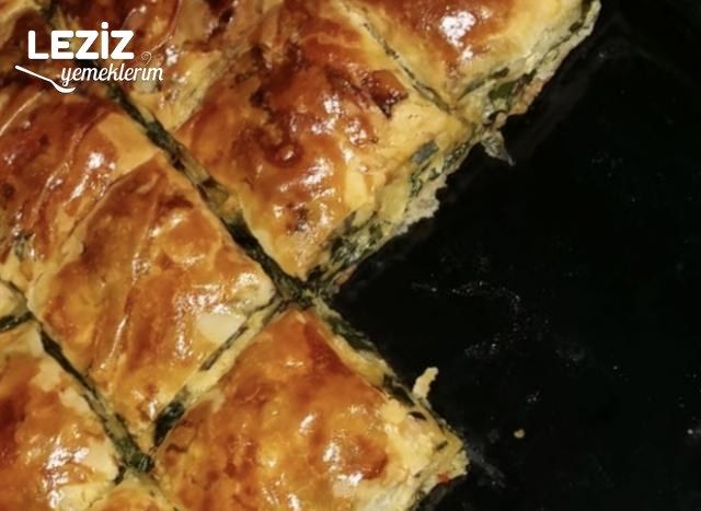 Ispanaklı El Açması Börek