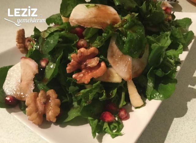 Narlı Ayvalı Roka Salatası