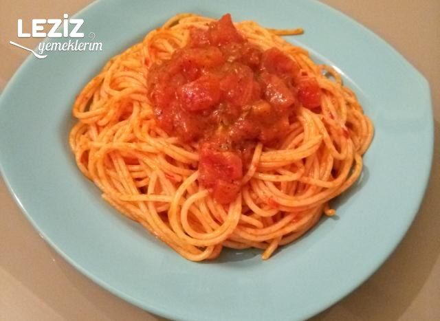 Çok Pratik Soslu Spagetti