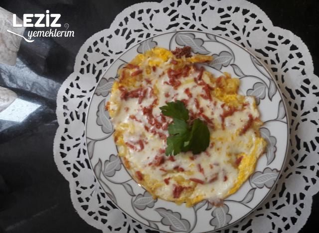 Patatesli Sucuklu Omlet
