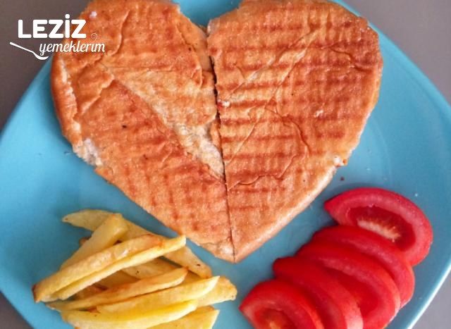 Peynirli Tost (Kahvaltıda Mis Gibi)