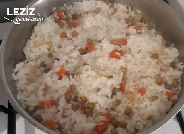 Garnitürlü Pirinç Pilavı