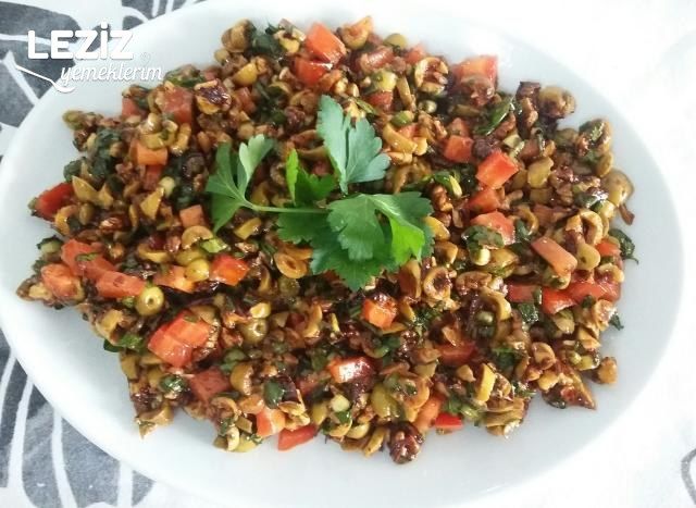 Yeşil Zeytin Salatası