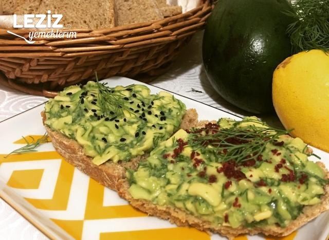 Çok Kolay Avokado Salatası