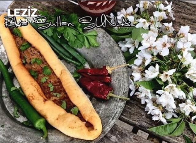 Ev Yapımı Nefis Kıymalı Pide