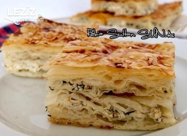Baklavalık Yufkadan Tepsi Böreği