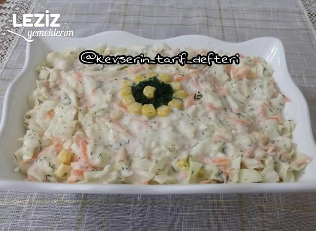 Harika Yoğurtlu Lahana Salatası Tarifi
