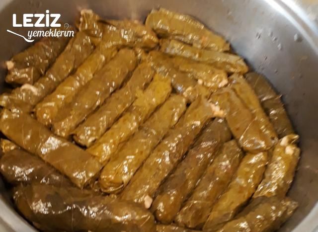 Zeytinyağlı Yaprak Sarması (Fotoğraflı Anlatım)