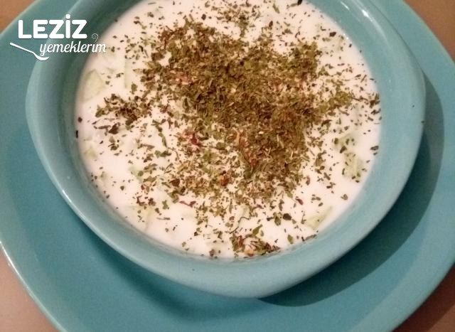 Cacık Tarifi (Sarımsaklı)