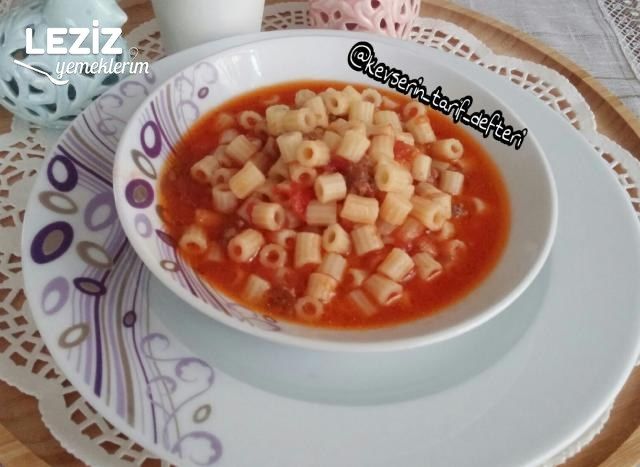 Kıymalı Domates Soslu Makarna Çorbası