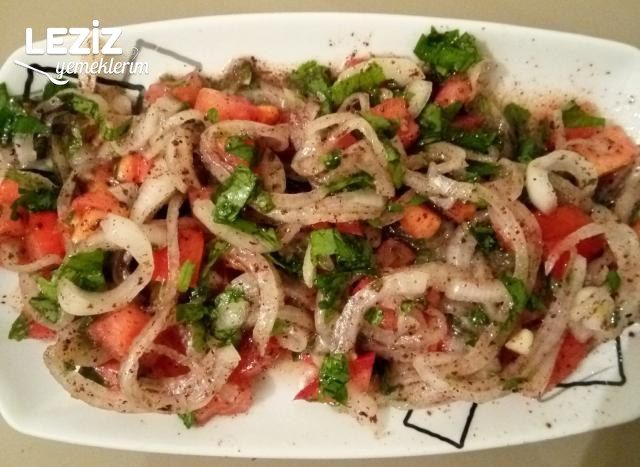 Nefis Soğan Salatası Tarifi