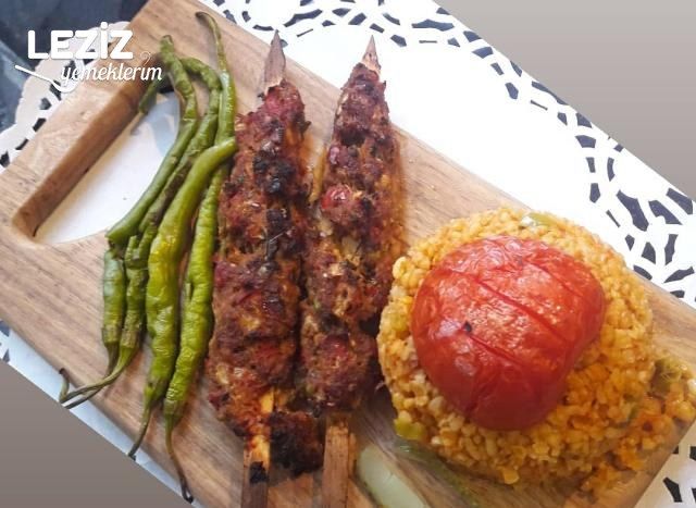 Bulgur Pilavlı Çöp Şiş Köfte