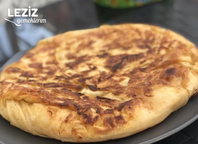 Sucuklu Kaşarlı Tava Böreği