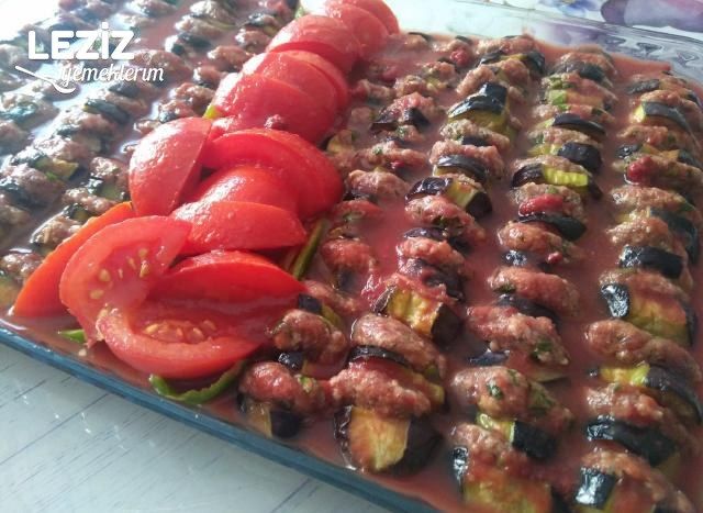 Fırında Soslu Sebzeli Leziz Köfte