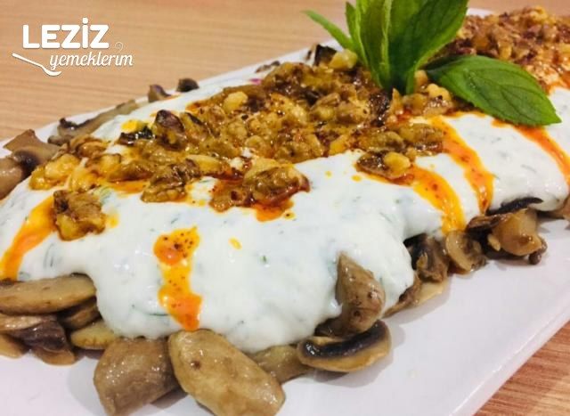 Yoğurtlu Cevizli Mantar Salatası