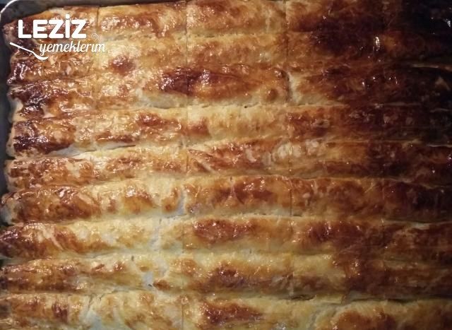 Baklava Yufkasından Peynirli Çıtır Börek