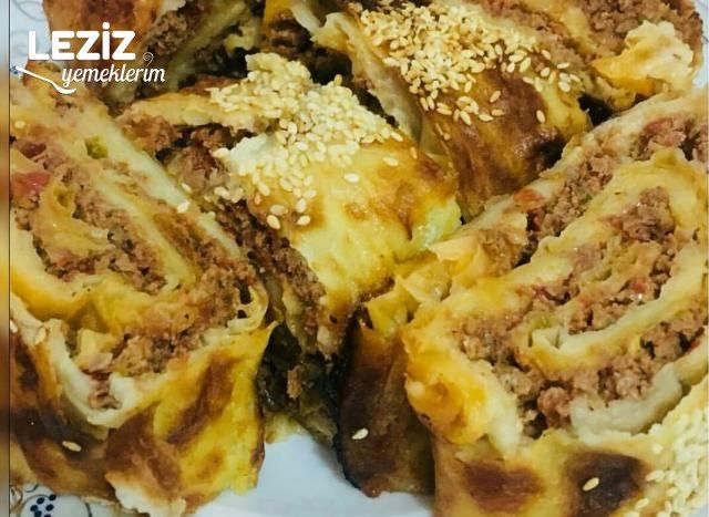 Nefis Lahmacun Böreği